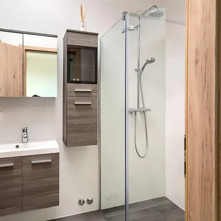 빌라 Modern Cormoran With Pool In 포레치