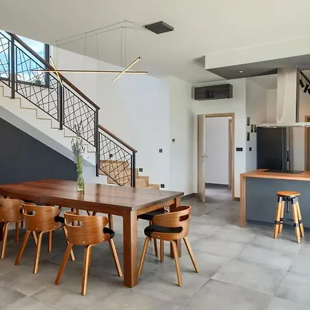 빌라 Modern Cormoran With Pool In 포레치
