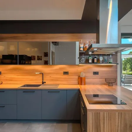 Modern Cormoran With Pool In Willa *