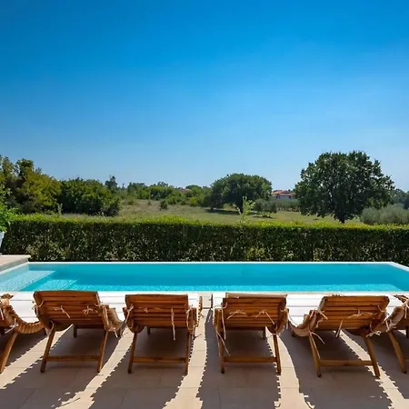 Modern Cormoran With Pool In *
