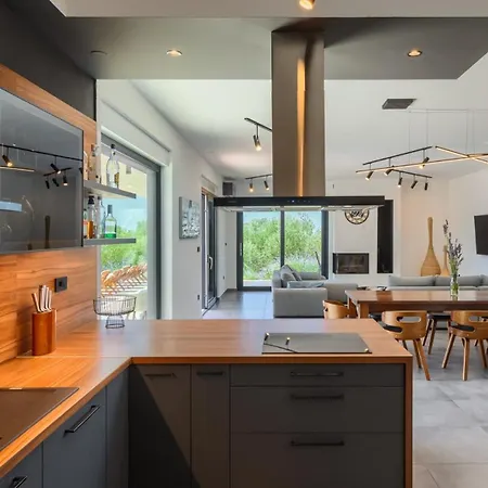 Вилла Modern Cormoran With Pool In *