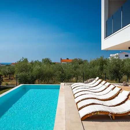 Modern Cormoran With Pool In * Poreč