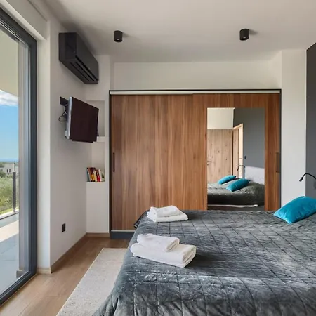 Modern Cormoran With Pool In * Poreč