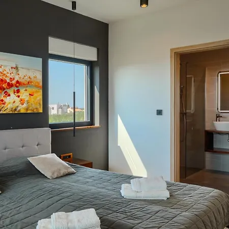 Modern Cormoran With Pool In Villa